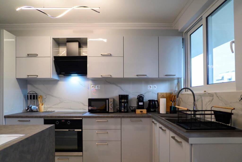 Fresh Spicy 1Bd Amusement Arcade Apartment Athens Luaran gambar