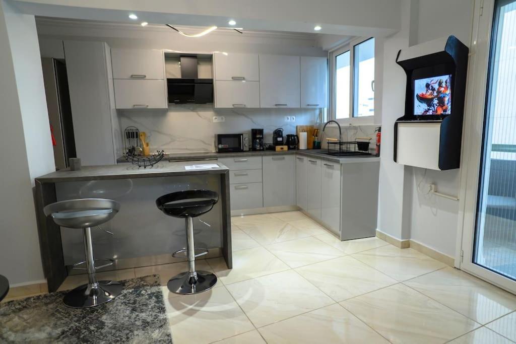 Fresh Spicy 1Bd Amusement Arcade Apartment Athens Luaran gambar