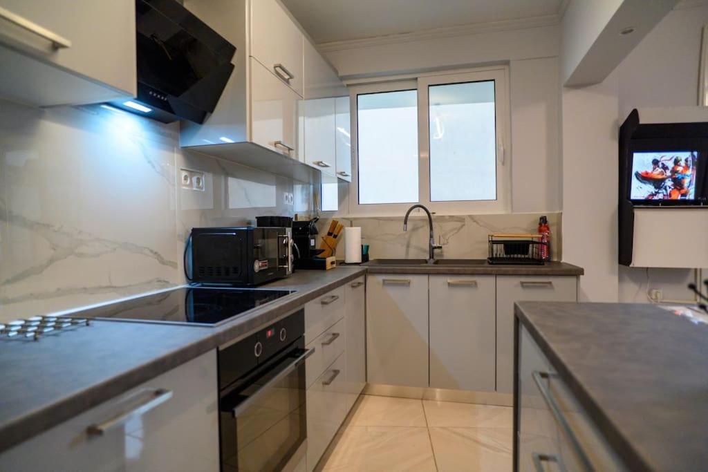 Fresh Spicy 1Bd Amusement Arcade Apartment Athens Luaran gambar
